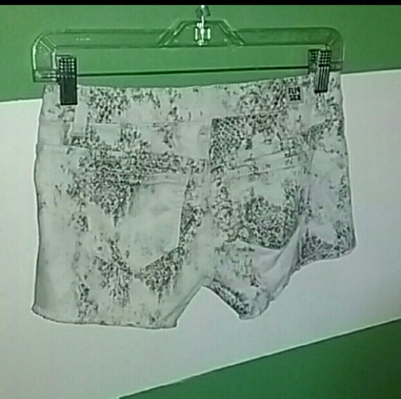 Flip Side Reversible Jean Shorts - Picture 5 of 5